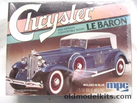 MPC 1/25 1932 Chrysler Imperial Le Baron Convertible Sedan, 1-3153 plastic model kit